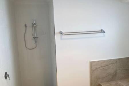 Spacious Modern Home Outstanding Views Sleeps 9 호바트 외부 사진