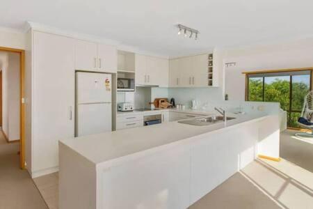 Spacious Modern Home Outstanding Views Sleeps 9 호바트 외부 사진