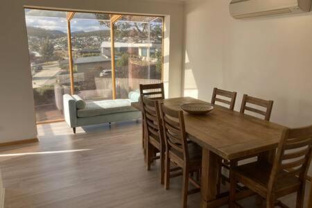Spacious Modern Home Outstanding Views Sleeps 9 호바트 외부 사진