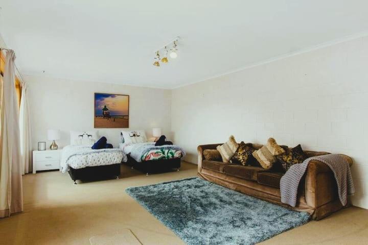 Spacious Modern Home Outstanding Views Sleeps 9 호바트 외부 사진