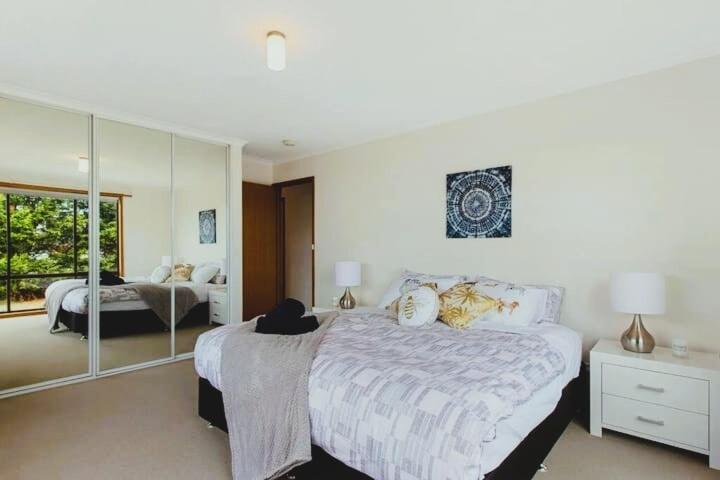 Spacious Modern Home Outstanding Views Sleeps 9 호바트 외부 사진